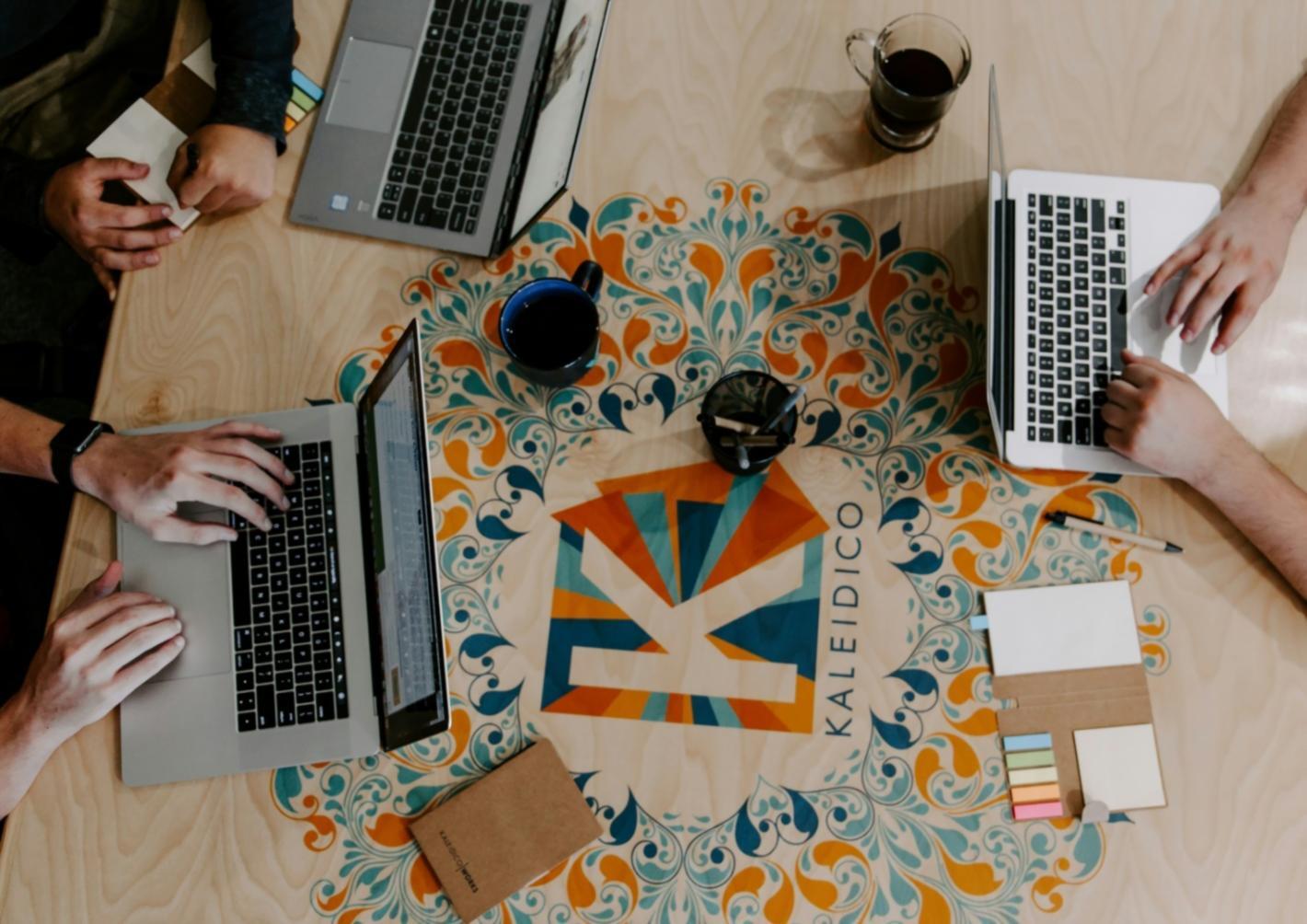 Espace de travail collaboratif pour le développement de jeux mobiles